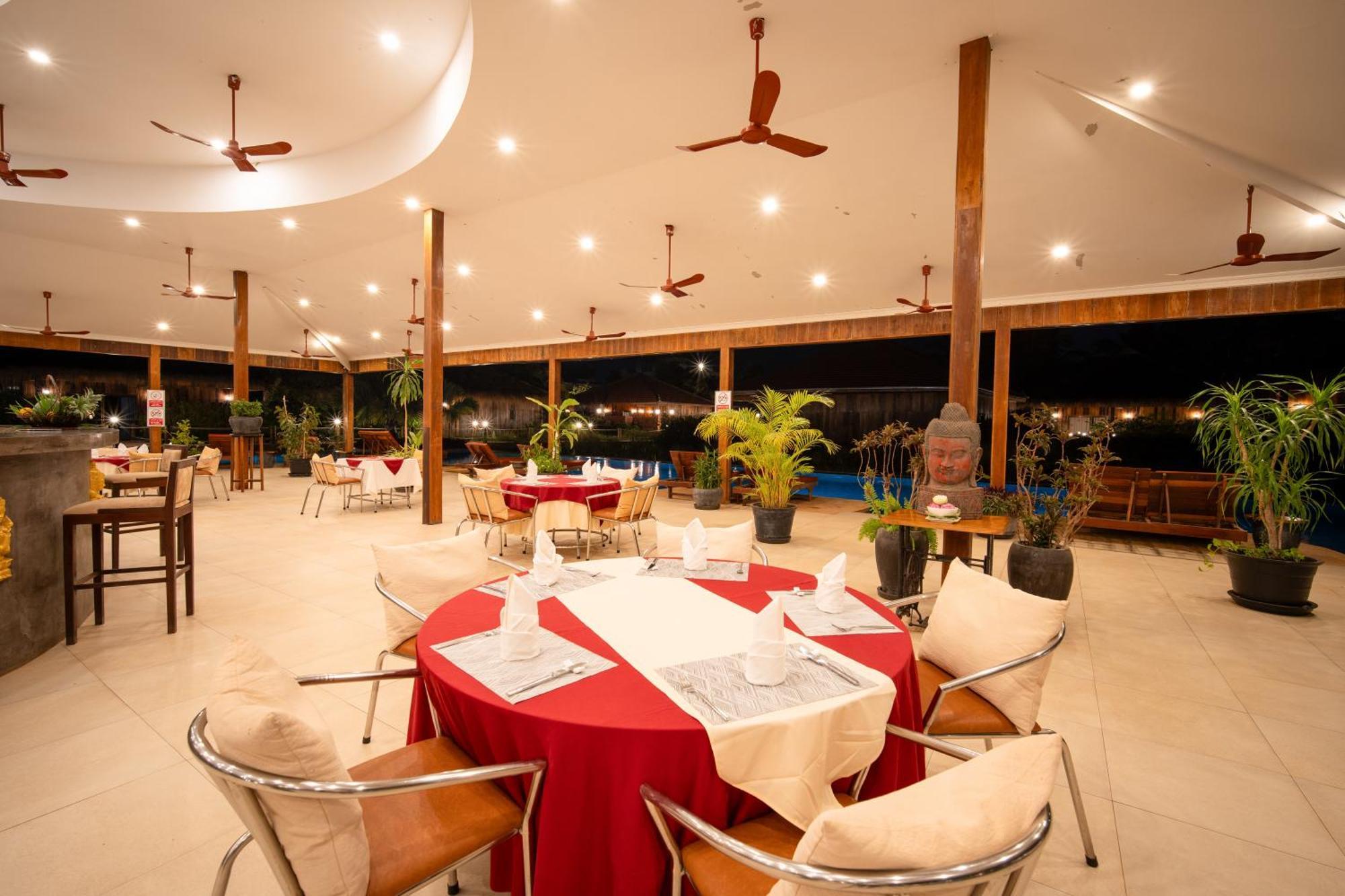 Authentic Khmer Village Resort Siem Reap Esterno foto