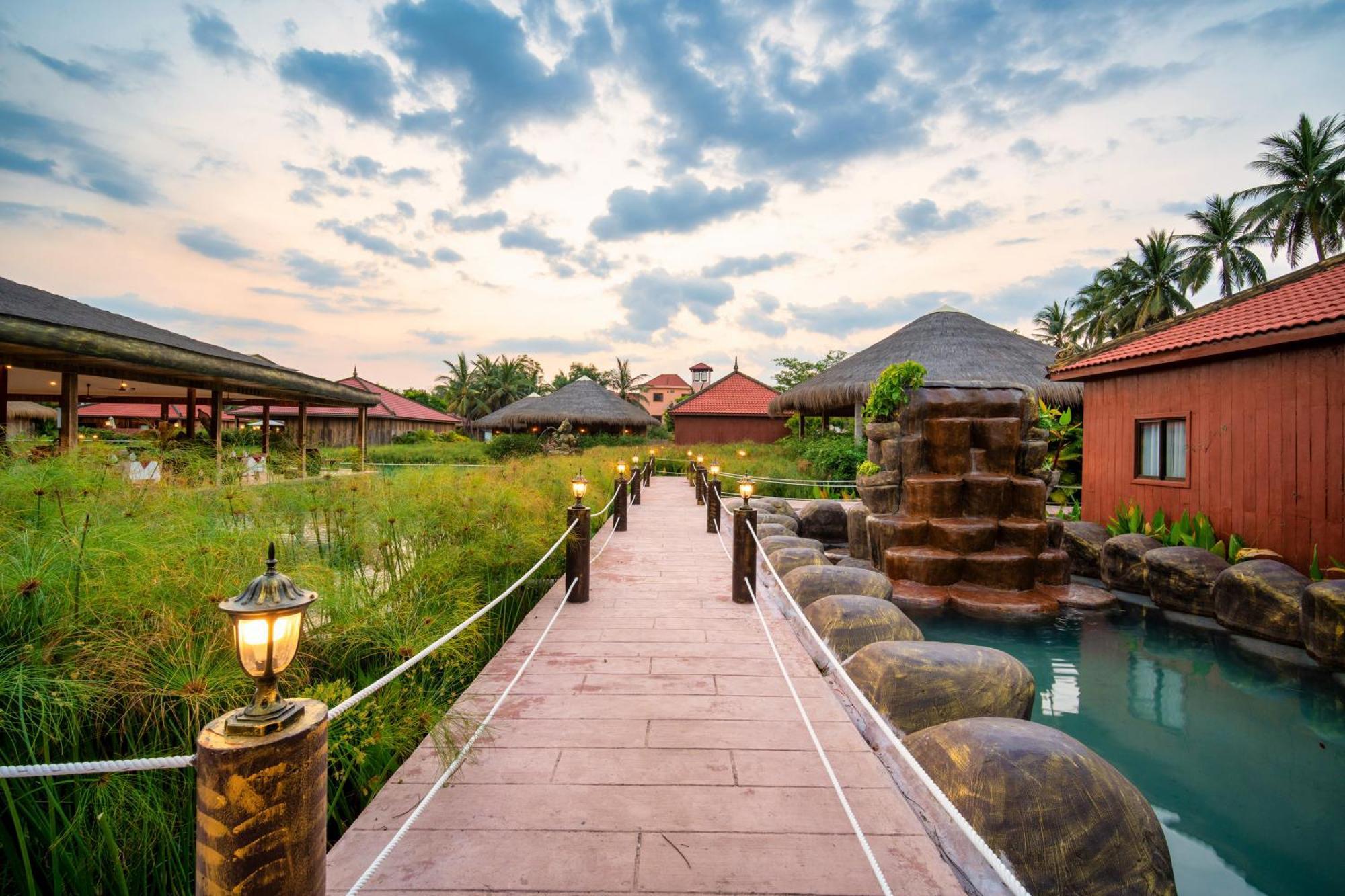 Authentic Khmer Village Resort Siem Reap Esterno foto
